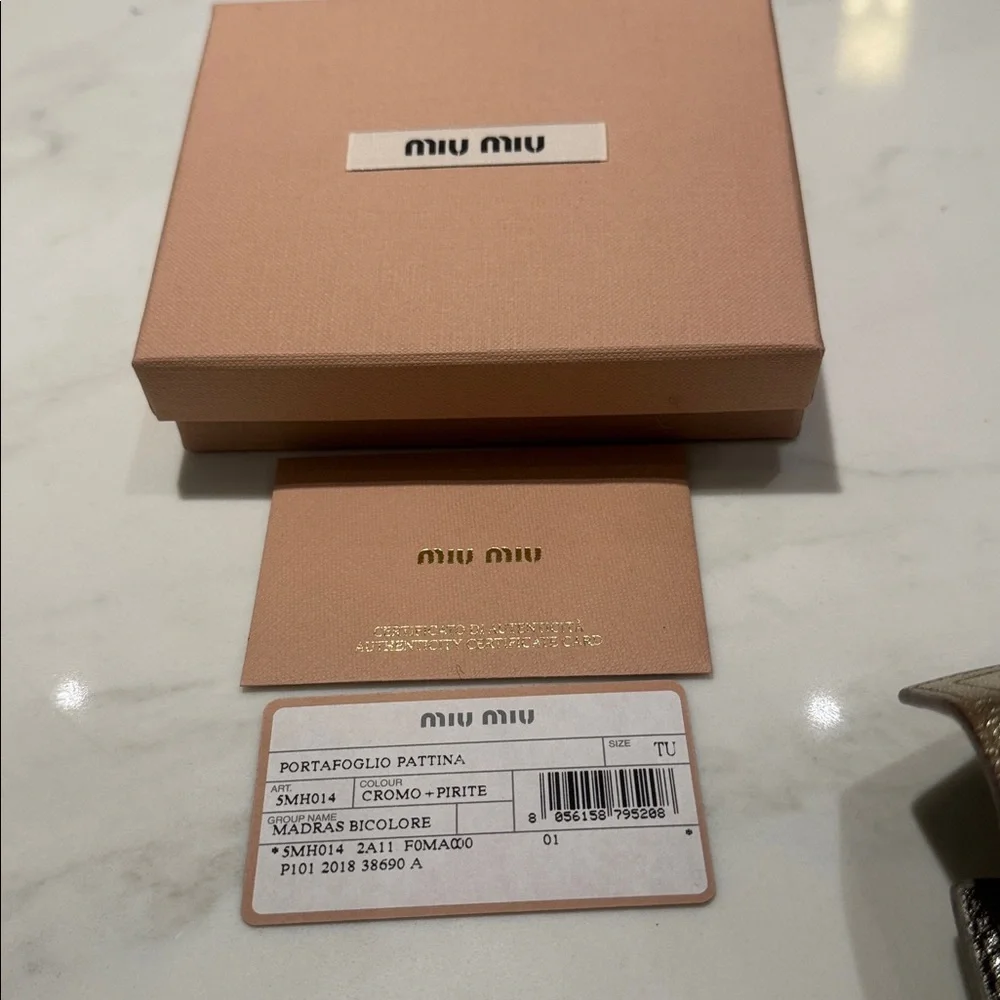 MIU MIU WALLET 💛🩶 - Picture 12 of 17